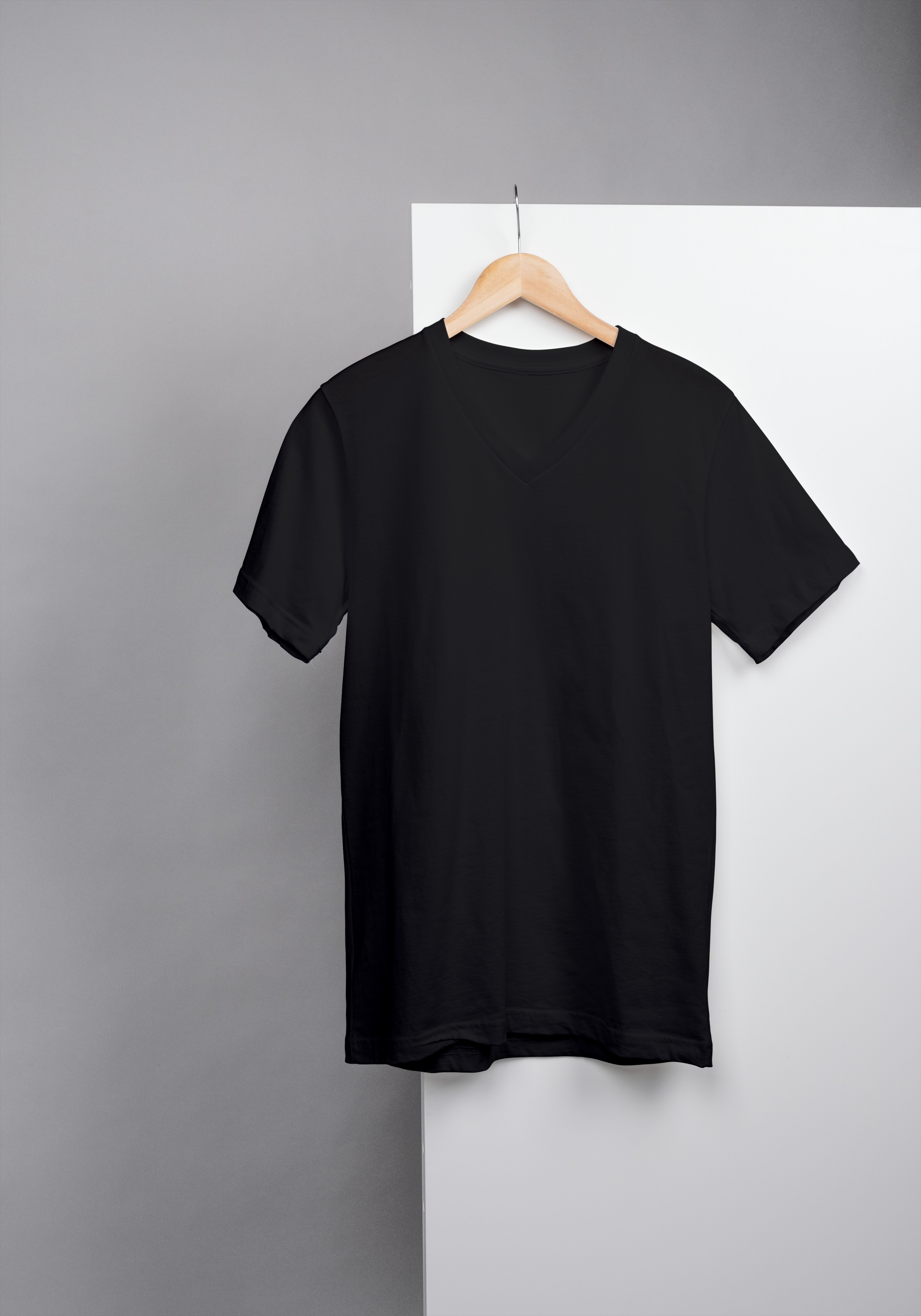 MEN's V NECK T-SHIRT